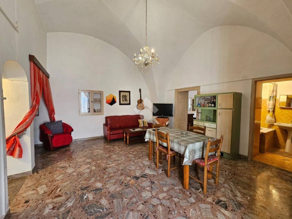 Casa indipendente a Ceglie messapica in Corso Giuseppe Garibaldi, 38 - Foto 5