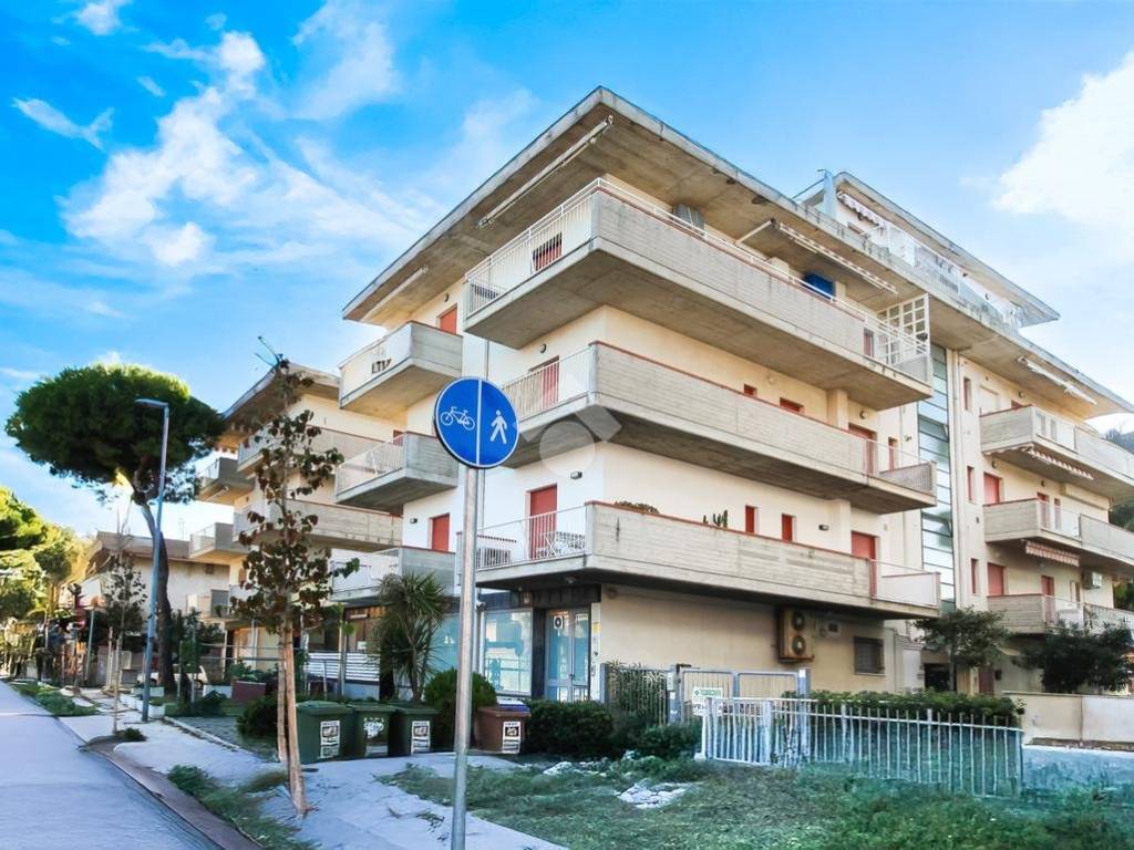 Appartamento a Martinsicuro in Via C. Battisti, 55 - Foto 2