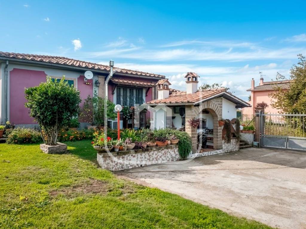 Villa a San cesareo in Via Lodi, 41 - Foto 2