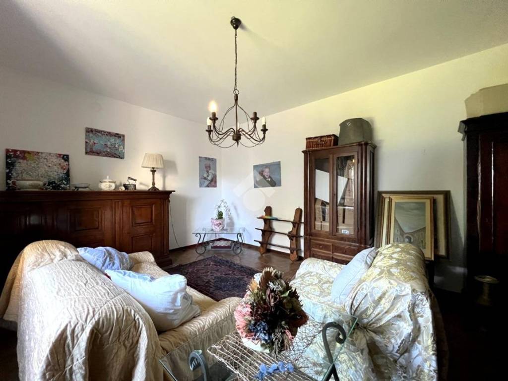 Villa a Acquanegra sul chiese in VIA MUTILATI E CADUTI DEL LAVORO, 260 - Foto 3