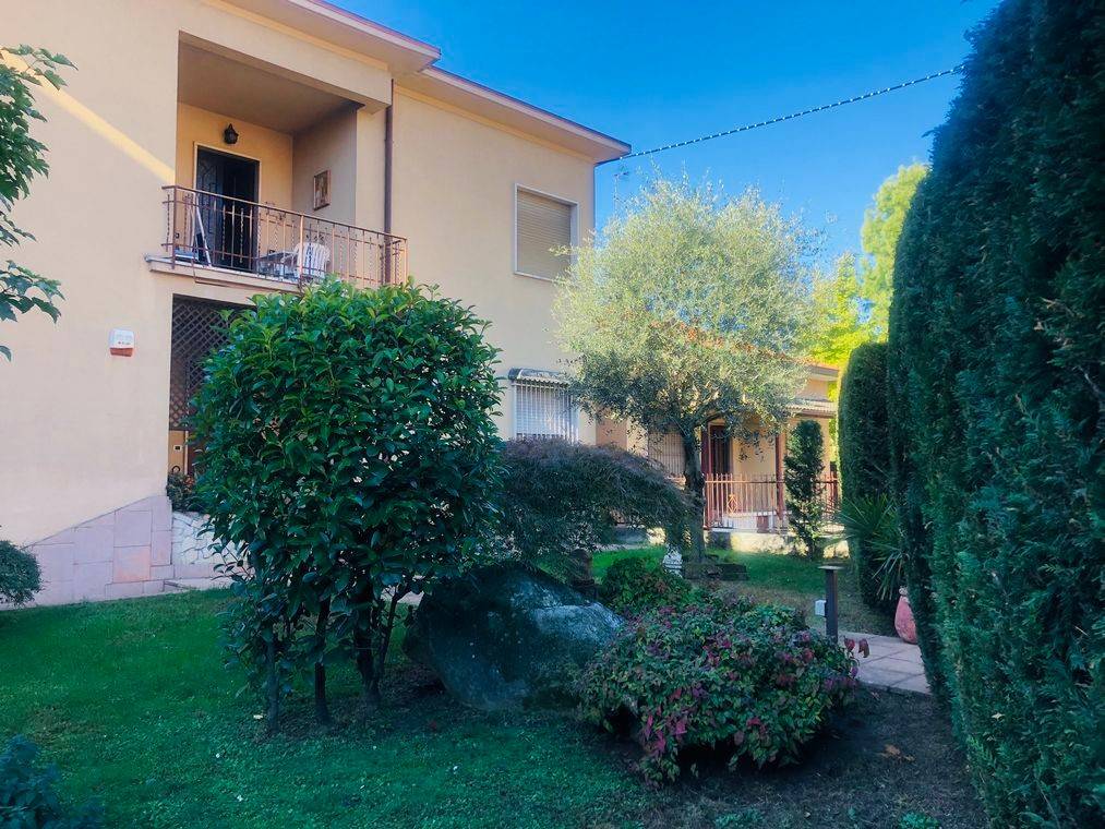 Appartamento a Casatenovo in Via E. Vismara, 14 - Foto 2