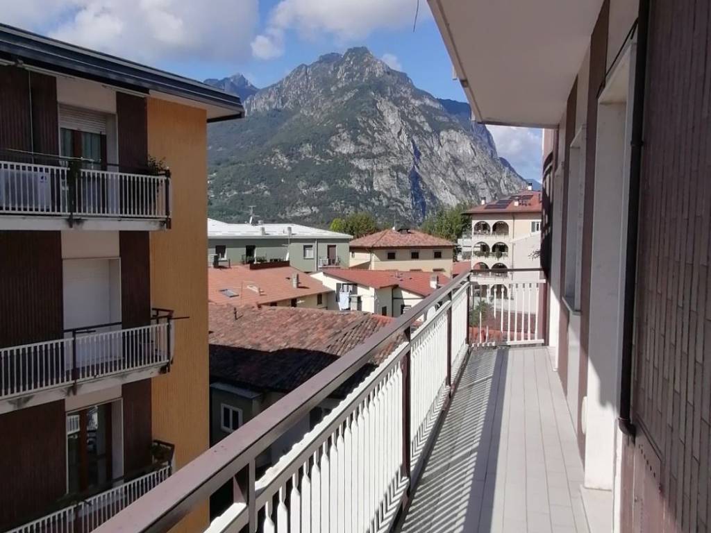 Appartamento a Lecco in Via Luciano Manara, 3 - Foto 2