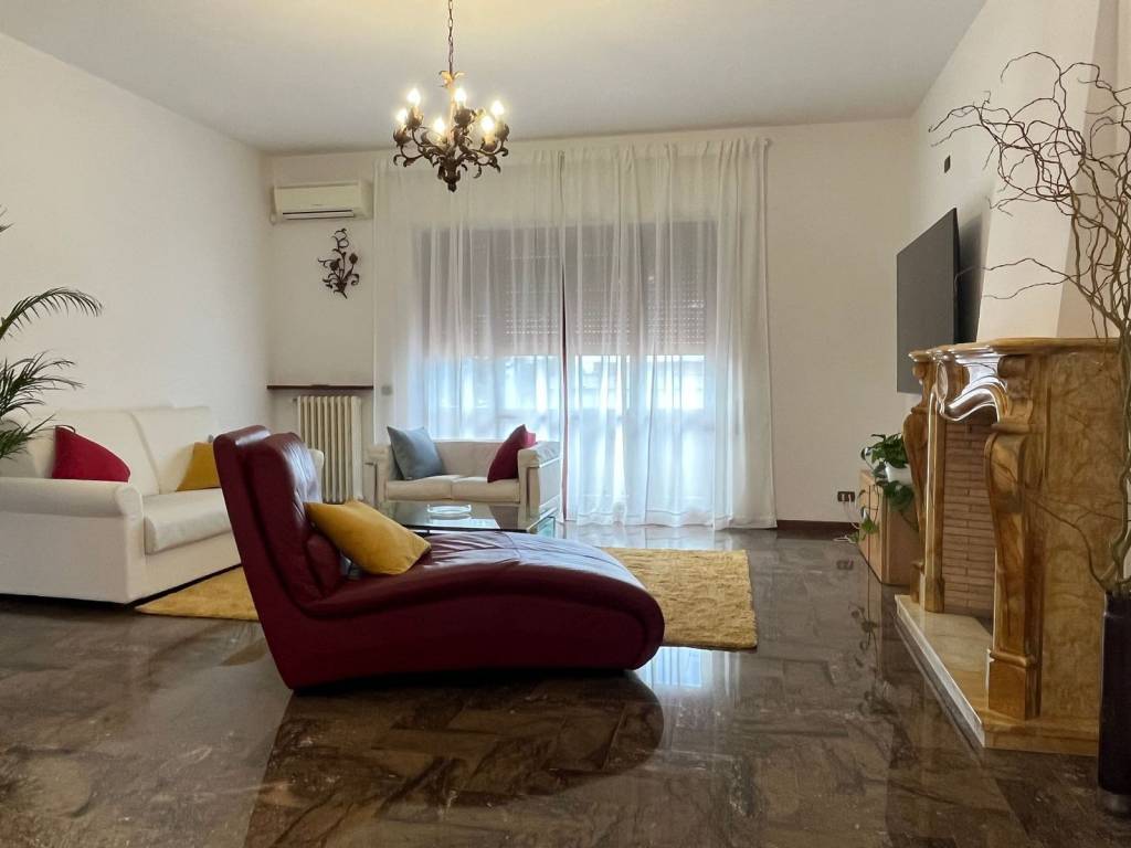 Villa a Pietrasanta in Via Goriello, 15 - Foto 3