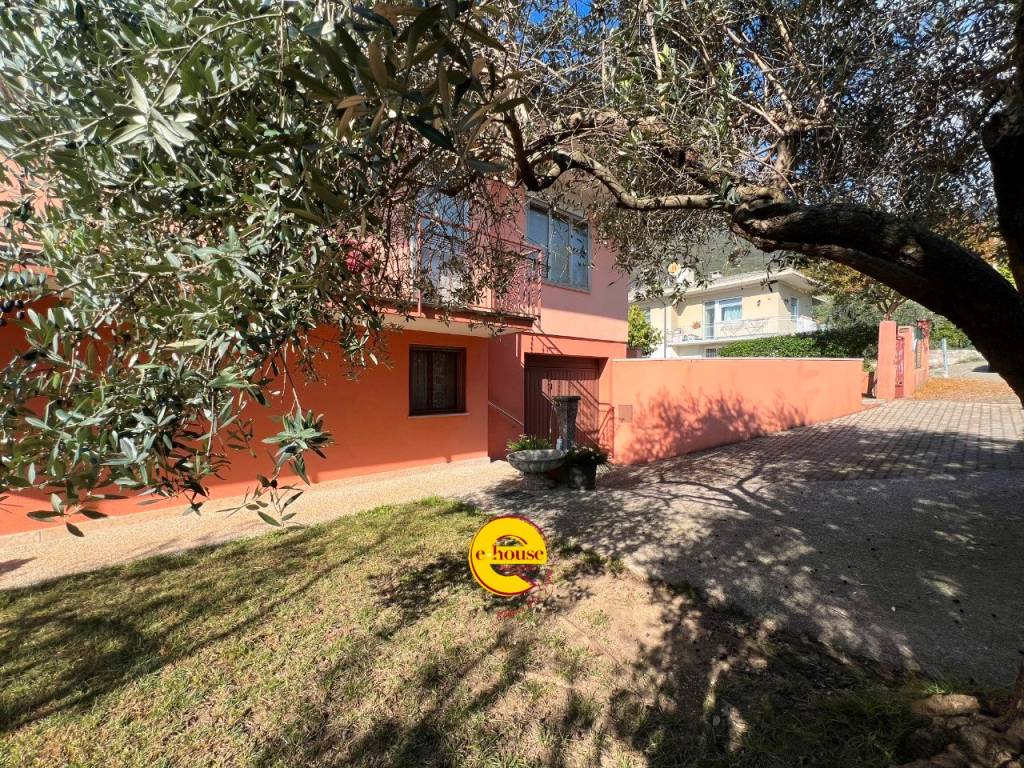 Villa a Borso del grappa in Via martiri del Grappa - Foto 4