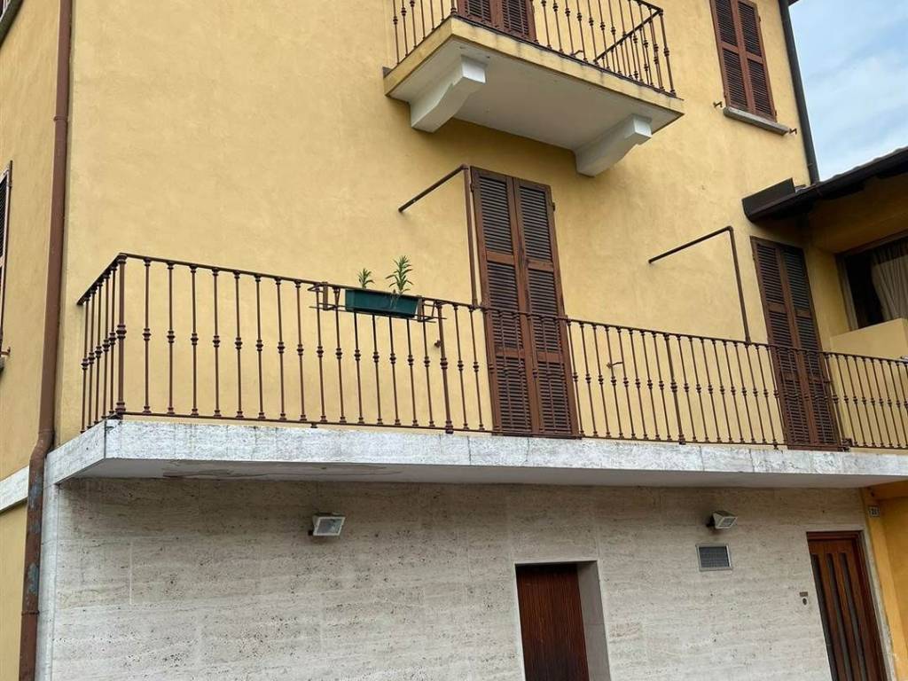 Casa indipendente a Besozzo in Via Vasconi - Foto 3