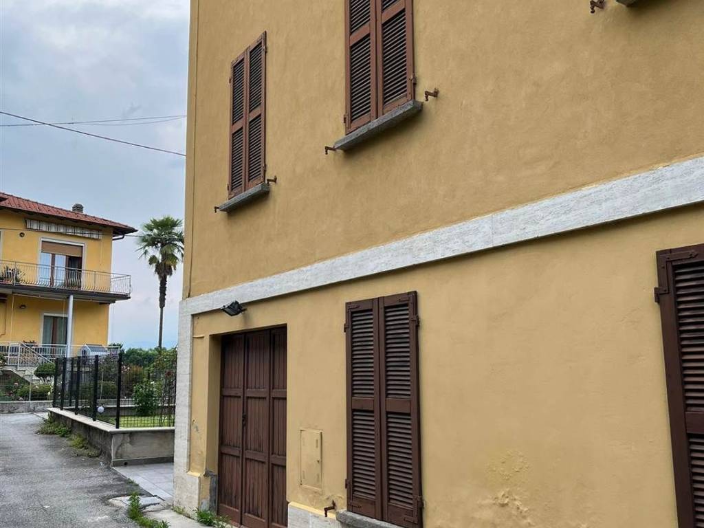 Casa indipendente a Besozzo in Via Vasconi - Foto 4