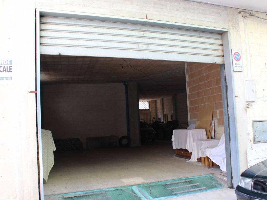 Box / garage a Francavilla fontana in Via Giosuè Carducci - Foto 2