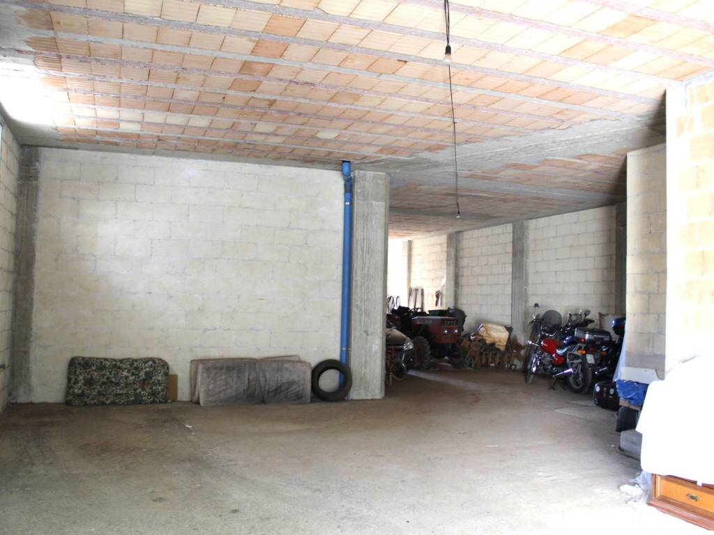 Box / garage a Francavilla fontana in Via Giosuè Carducci - Foto 3