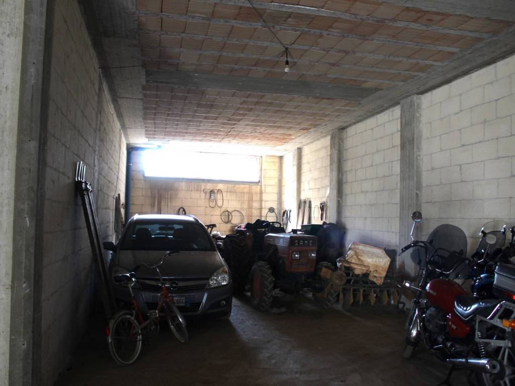 Box / garage a Francavilla fontana in Via Giosuè Carducci - Foto 4