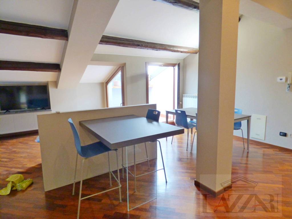 Attico / mansarda a Cremona in Piazza Antonio Stradivari, 12 - Foto 3
