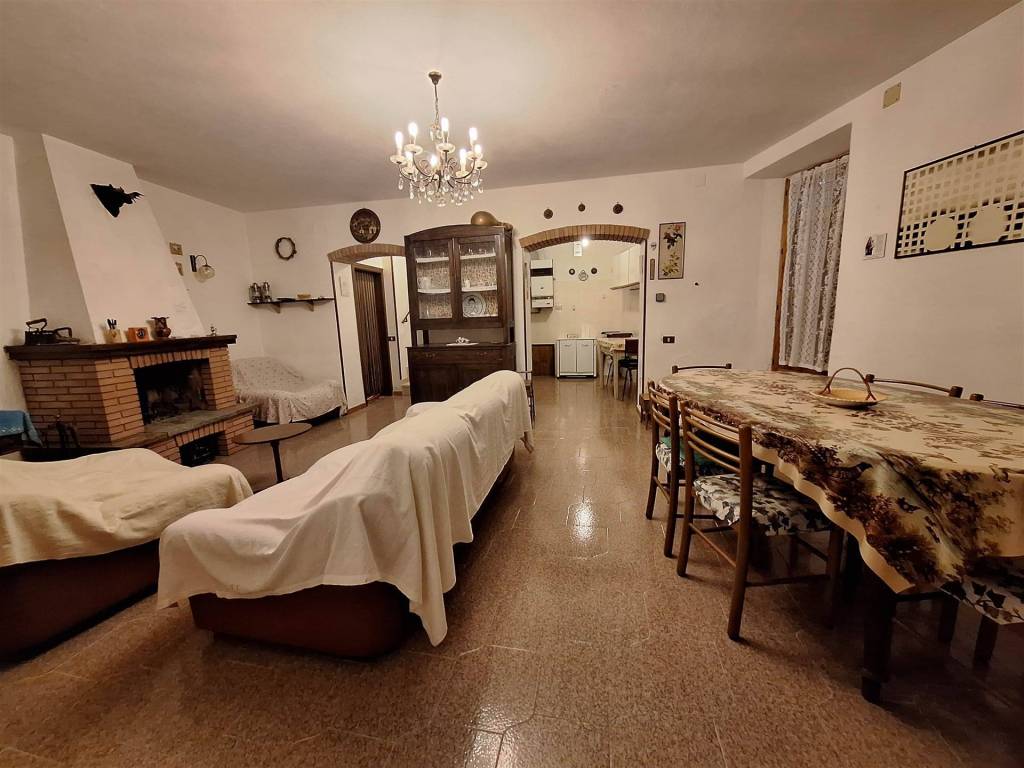 Casa indipendente a Castelraimondo - Foto 2