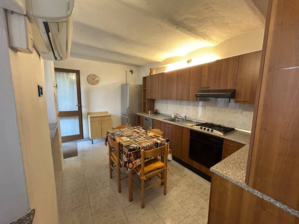 Appartamento a Somma lombardo in Via Don Eugenio Assi, 2 - Foto 4