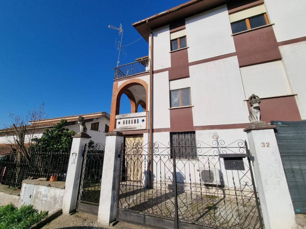 Appartamento a Forano in Via del Porto, 32 - Foto 2