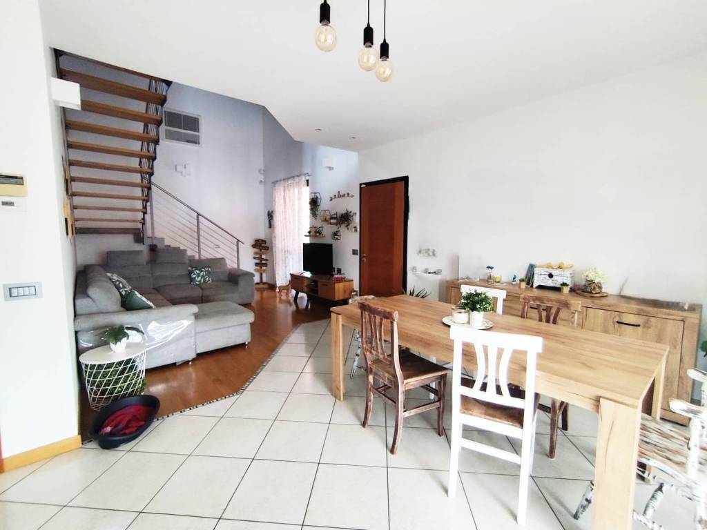 Appartamento a Marnate in Via Roma, 11 - Foto 2