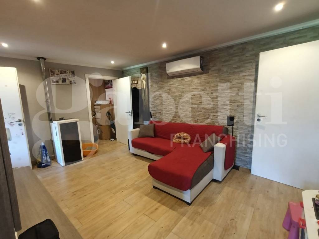 Villa a Aprilia in Via Stromboli, 41 - Foto 4