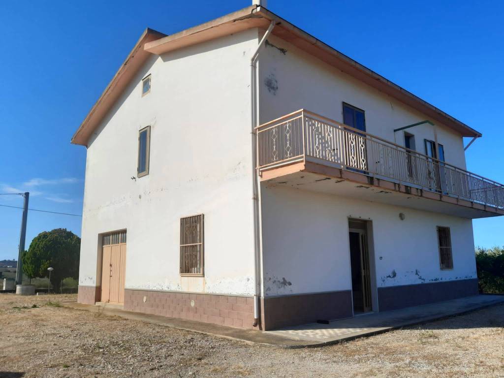Casa indipendente a Montenero di bisaccia in Contrada Querce Grosse, 3 - Foto 2