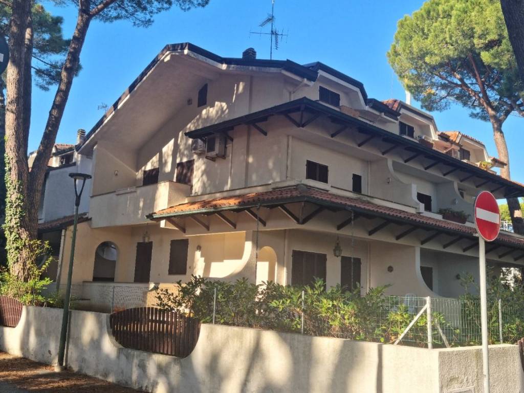Casa indipendente a Cervia in Viale 2 Giugno, 117 - Foto 2