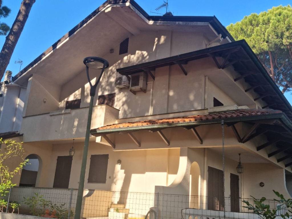 Casa indipendente a Cervia in Viale 2 Giugno, 117 - Foto 3