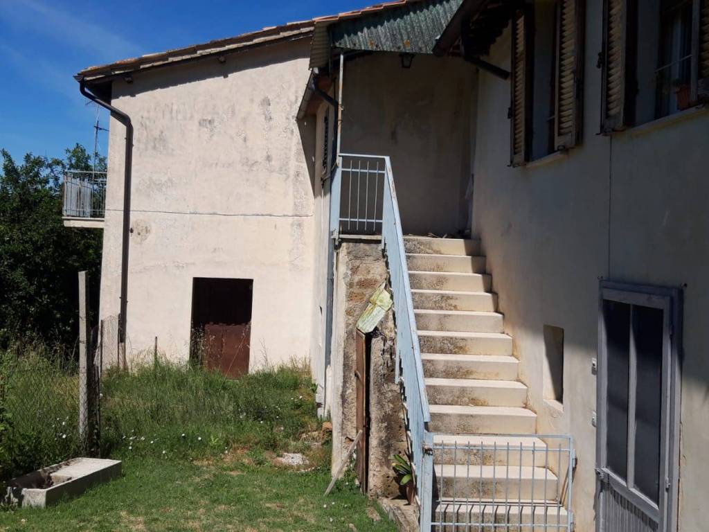 Casa indipendente a Spoleto in Località Bazzano Superiore - Foto 2