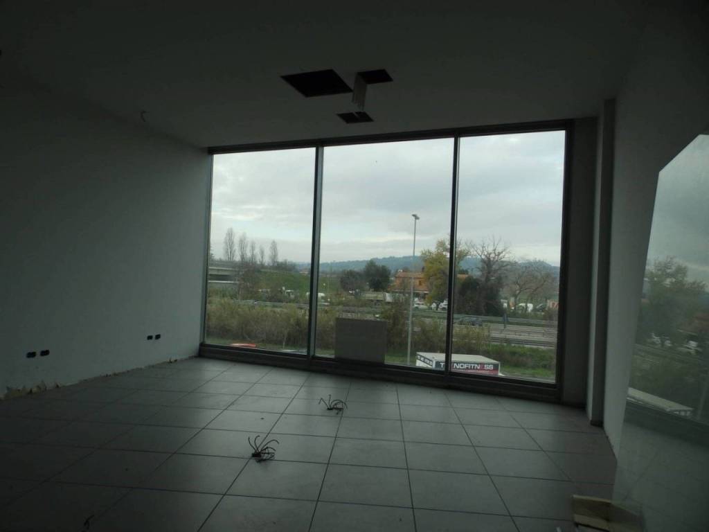 Immobile a Fano in Via Luigi Einaudi - Foto 2