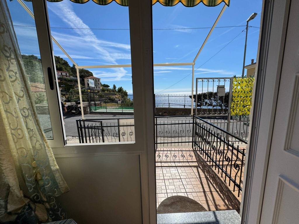 Appartamento a Sanremo in Via Val D'Olivi, 379 - Foto 2