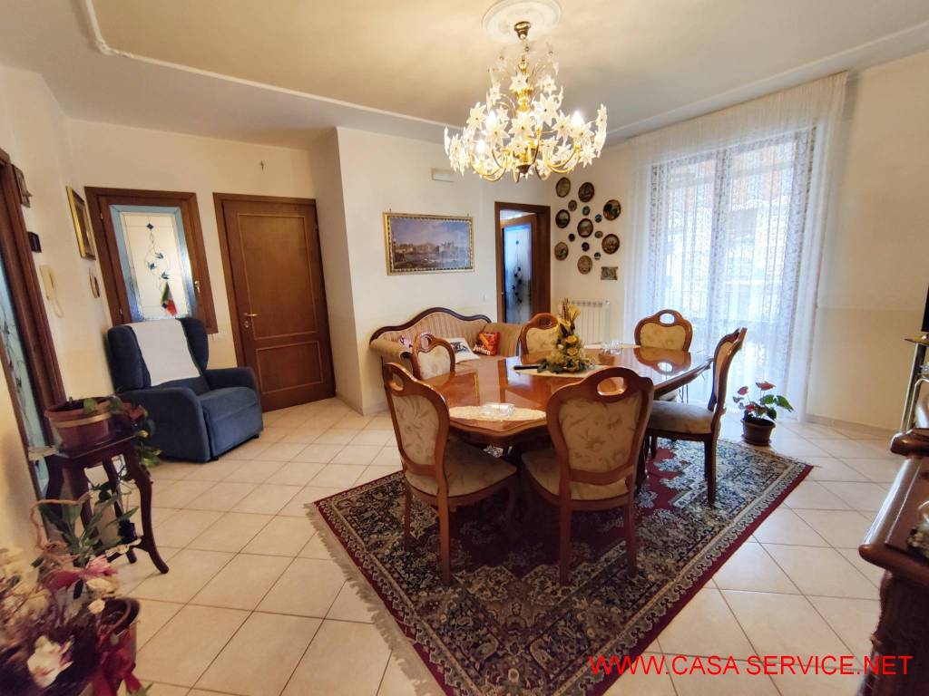 Villa a Montevarchi in Via Aretina, 26 - Foto 3