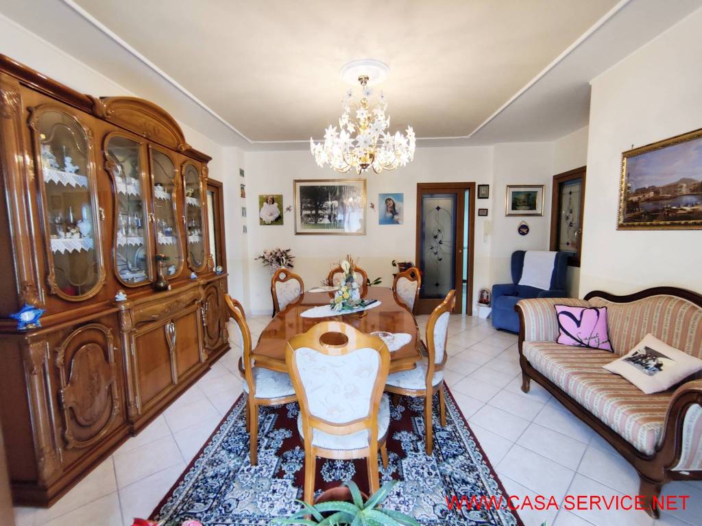Villa a Montevarchi in Via Aretina, 26 - Foto 5