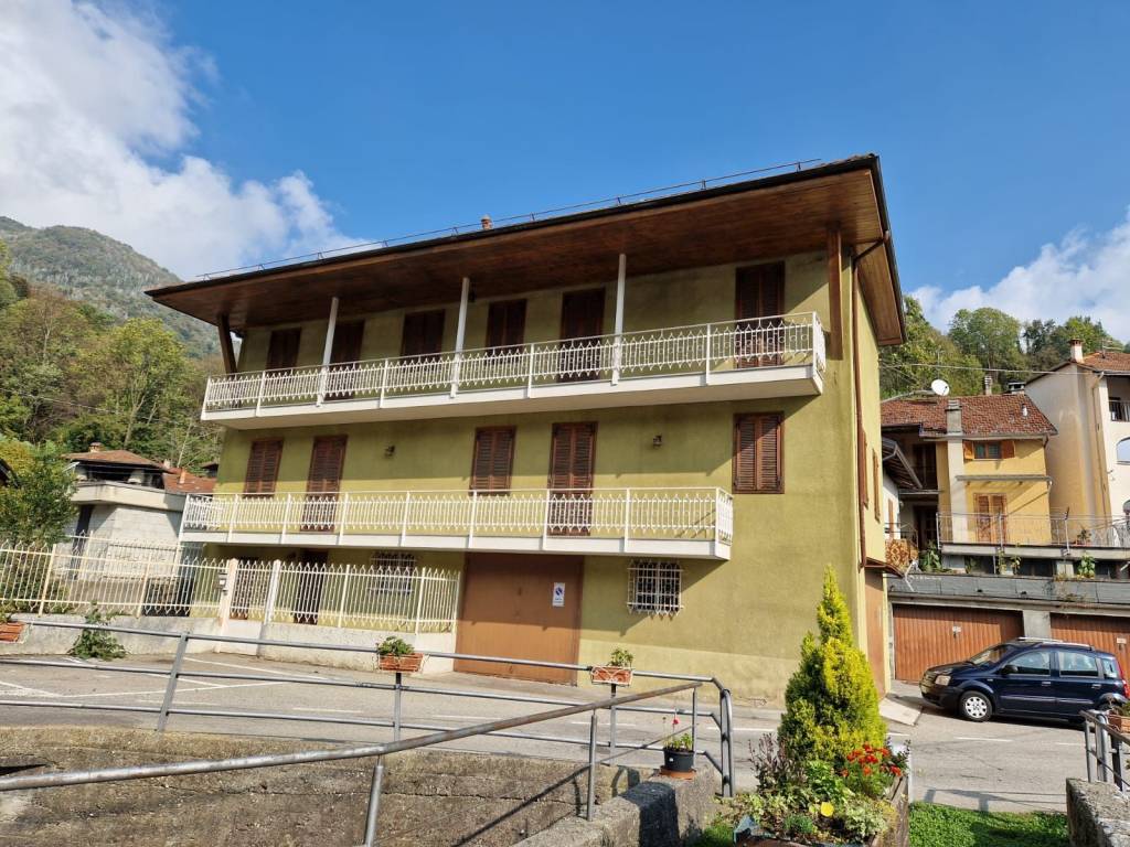 Casa indipendente a Varallo in Via Giuseppe Gabotto, 31 - Foto 2