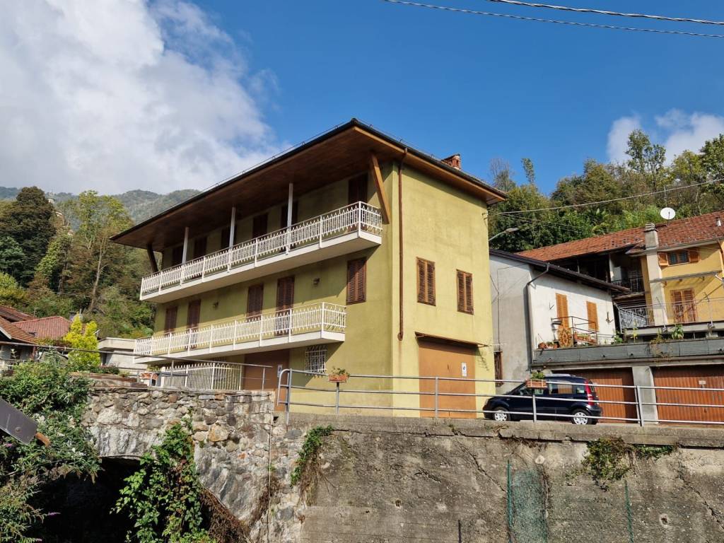 Casa indipendente a Varallo in Via Giuseppe Gabotto, 31 - Foto 3