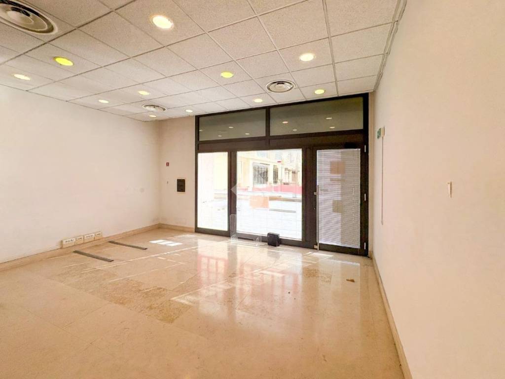 Immobile a Lecco in Corso Giacomo Matteotti, 9 - Foto 2