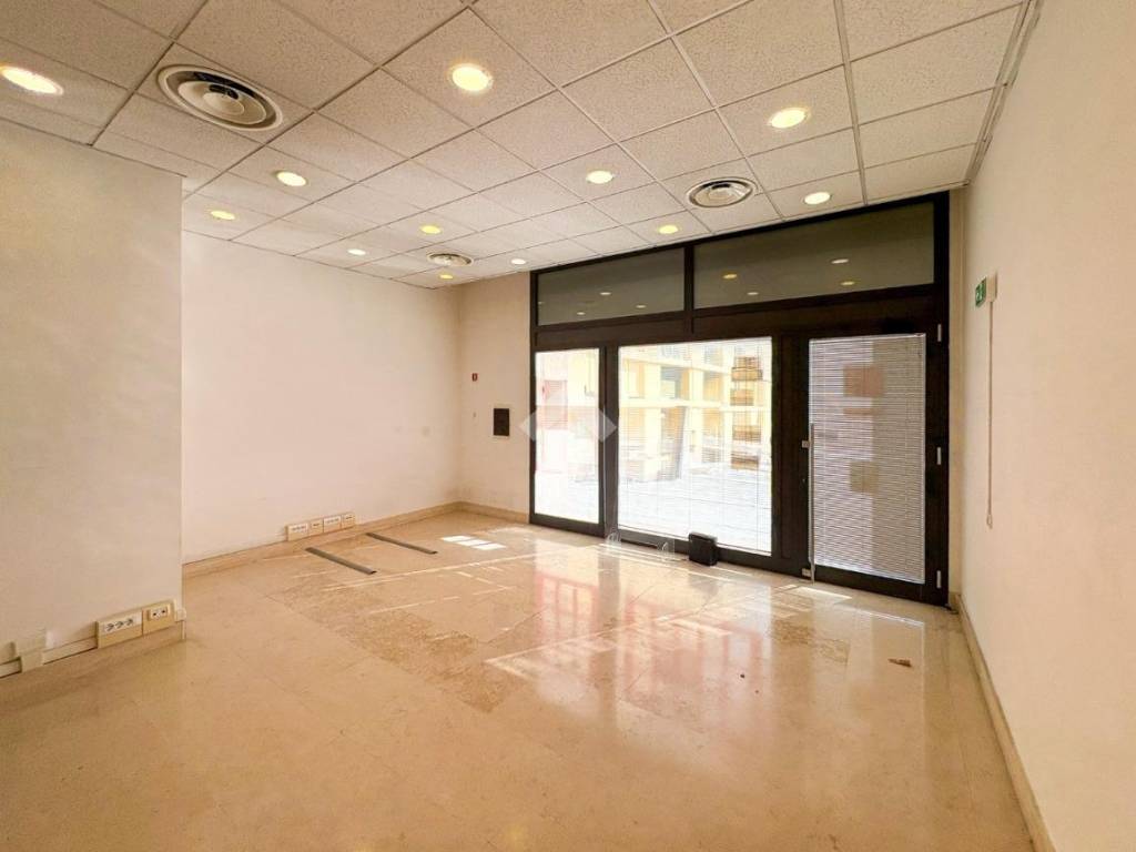 Immobile a Lecco in Corso Giacomo Matteotti, 9 - Foto 4