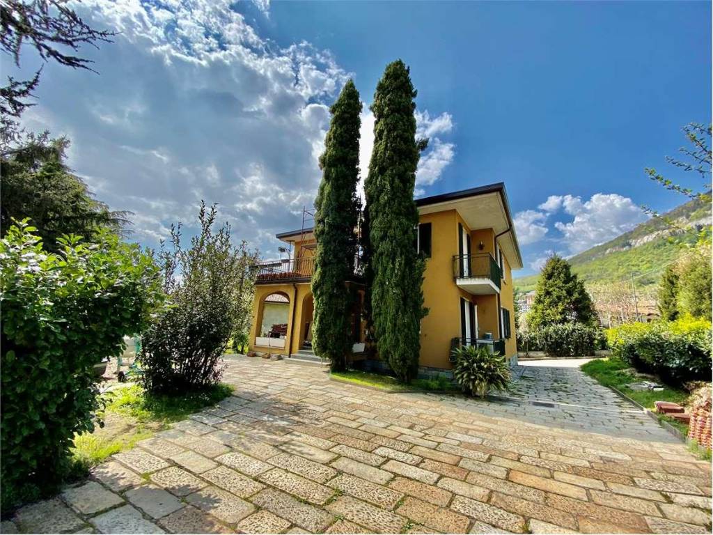 Villa a Cesana brianza in Via Giuseppe Parini - Foto 2