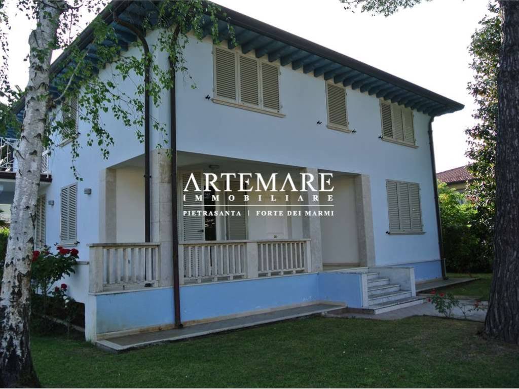 Villa a Pietrasanta in Via Piave, 10 - Foto 4