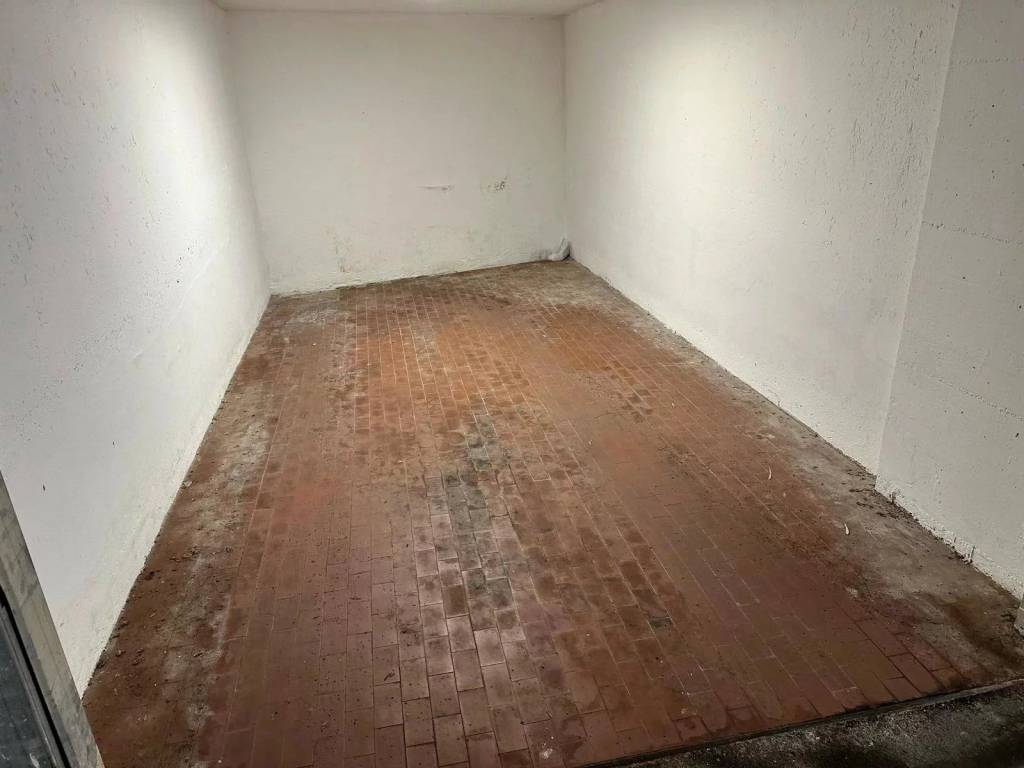 Box / garage a Ventimiglia in Via Roma, 28 - Foto 4