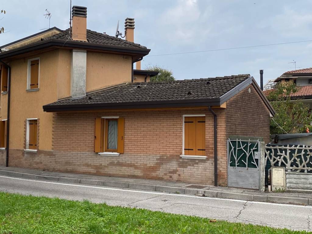 Villa a Santa lucia di piave in Piazza Granza, 23 - Foto 3