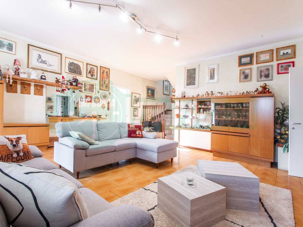 Villa a Gorla maggiore in Via Jacopo Tintoretto - Foto 2