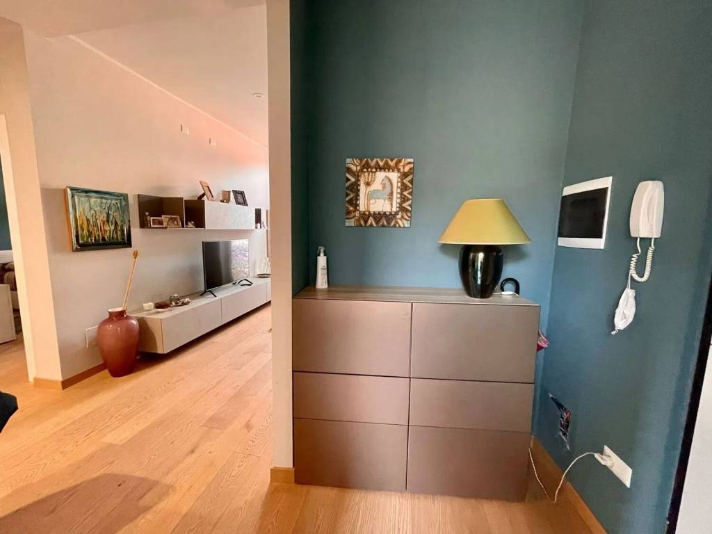 Appartamento a Gavirate in Corso Xxv Aprile, 3 - Foto 3