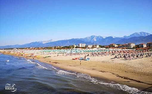 Palazzo / stabile a Pietrasanta in Viale Roma, 65 - Foto 2