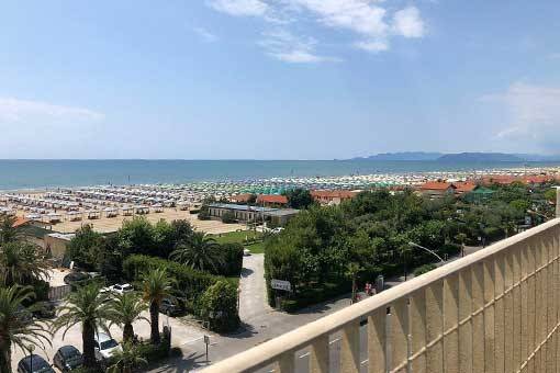 Palazzo / stabile a Pietrasanta in Viale Roma, 65 - Foto 4