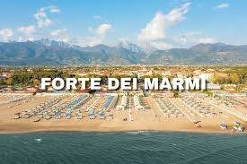 Palazzo / stabile a Forte dei marmi in Via Cesare Battisti, 17 - Foto 2