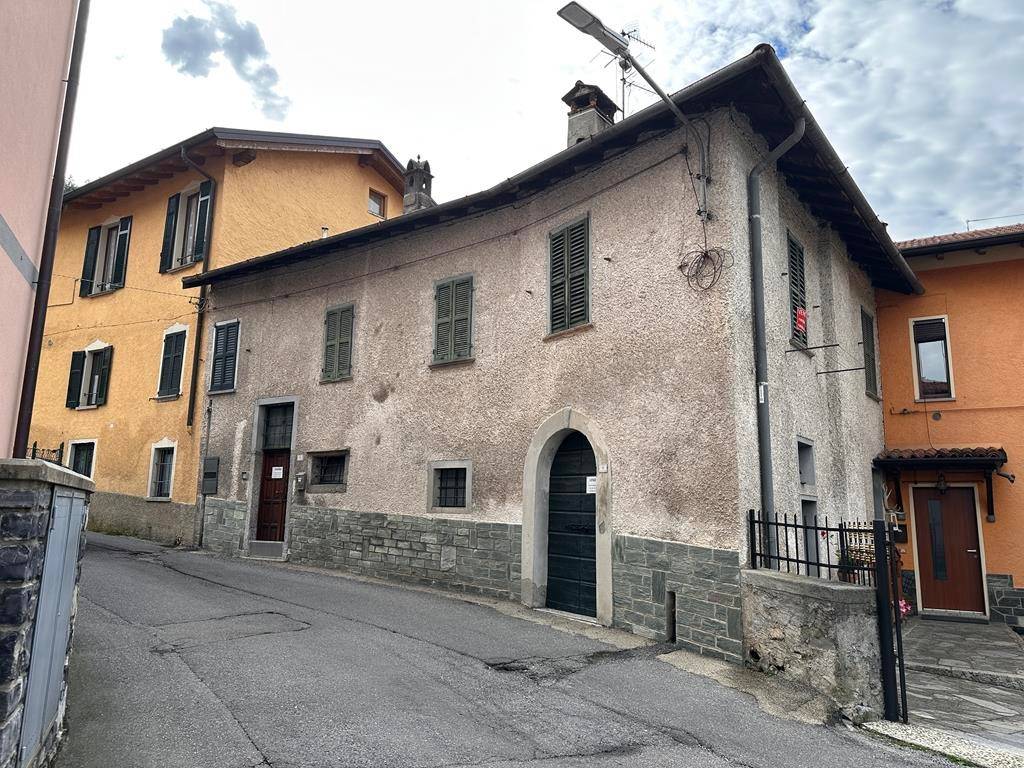 Villa a Menaggio in Via Alfredo Wyatt - Foto 2