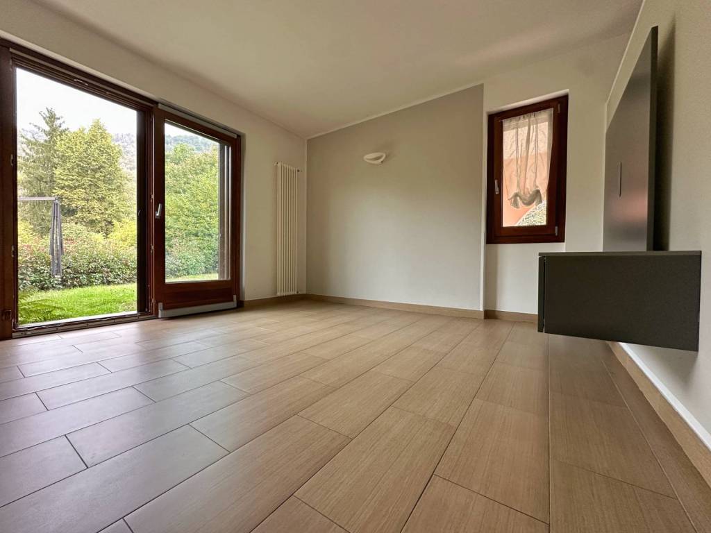 Villa a Cambiasca in Via Sant'Anna, 36 - Foto 2