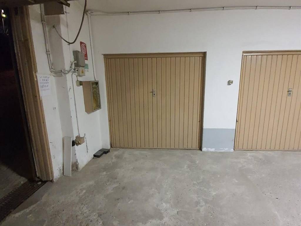 Box / garage a Asti in VIA RAFFAELLO SANZIO, 25 - Foto 2