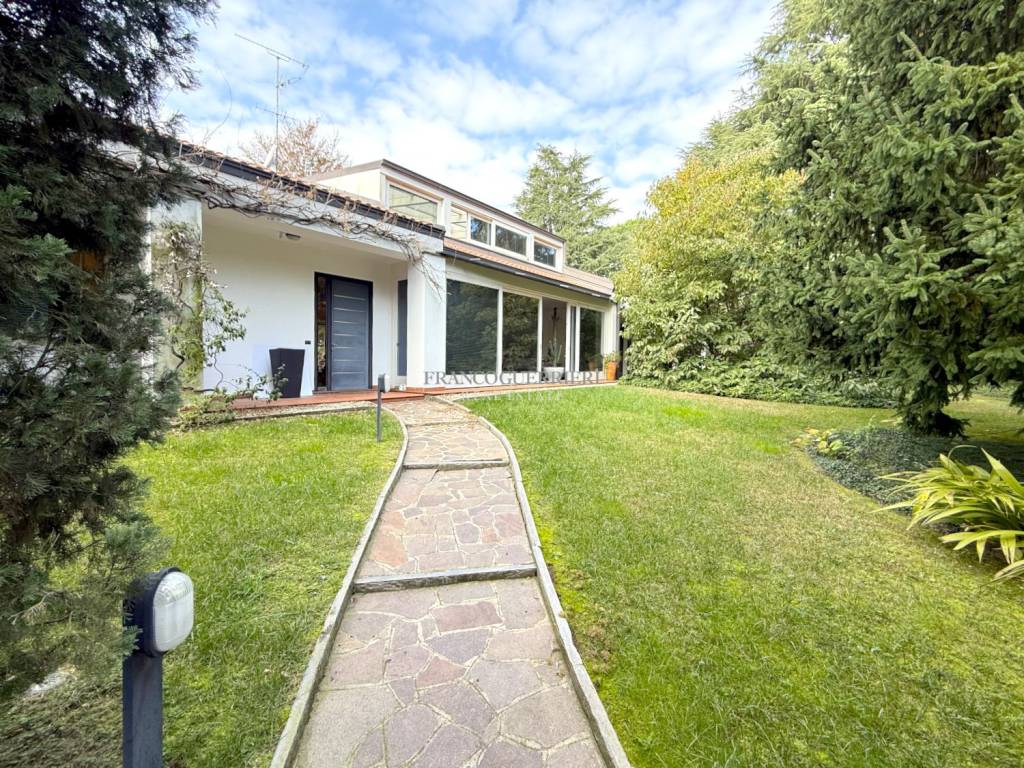 Villa a Casatenovo in Via Alcide De Gasperi - Foto 2