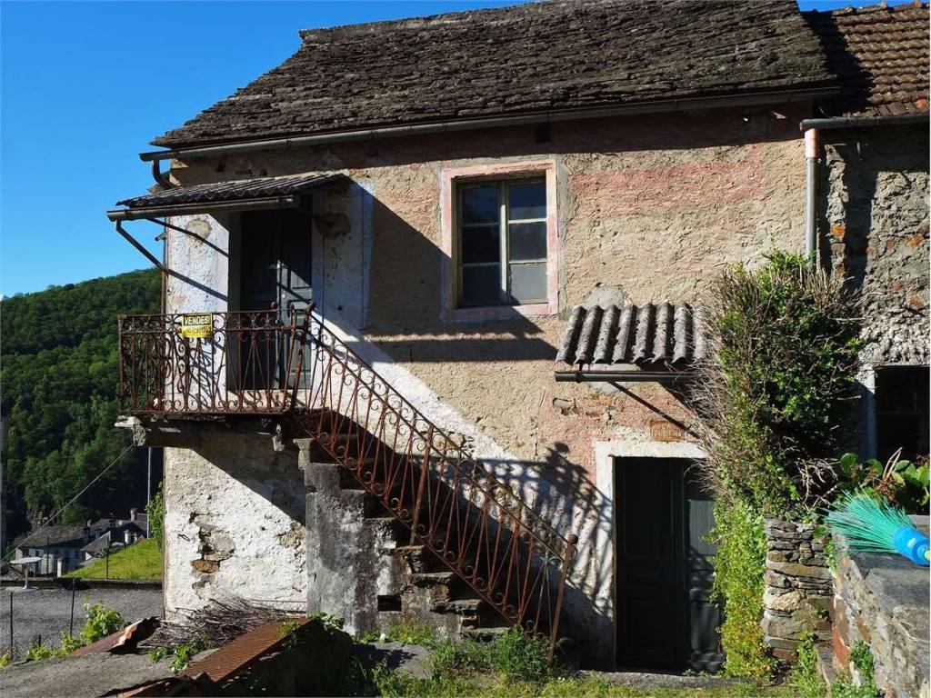 Casa indipendente a Villadossola in Via Mogiardino, 11 - Foto 2