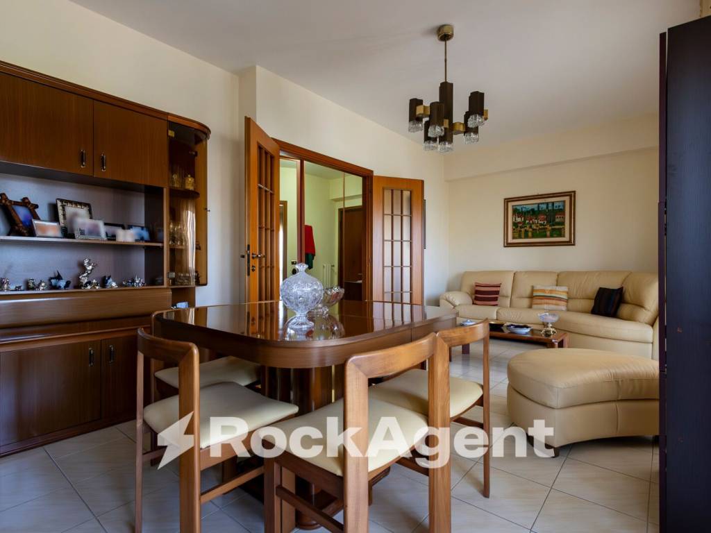 Appartamento a Catanzaro in Viale Barlaam da Seminara, 36 - Foto 2