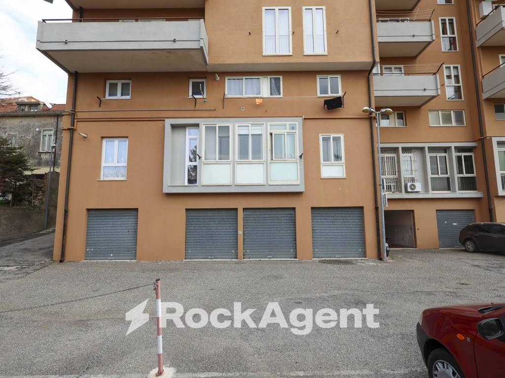 Box / garage a Catanzaro in Via Ettore Vitale - Foto 4