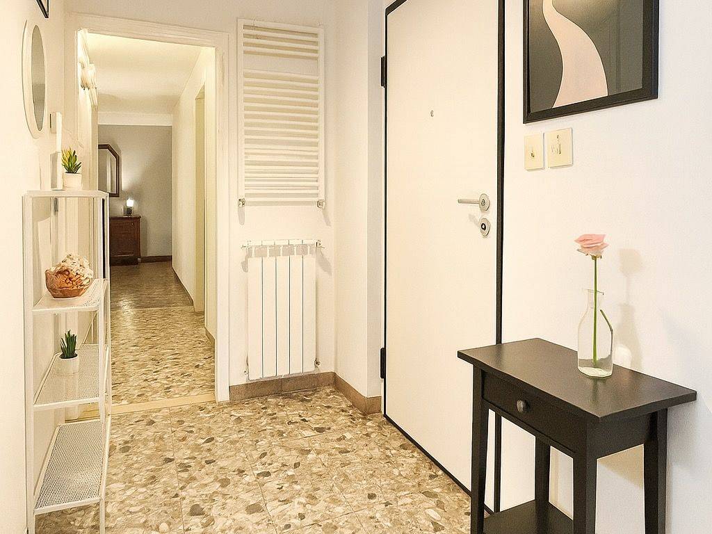 Appartamento a Viareggio in Via Michelangelo Buonarroti, 135 - Foto 2