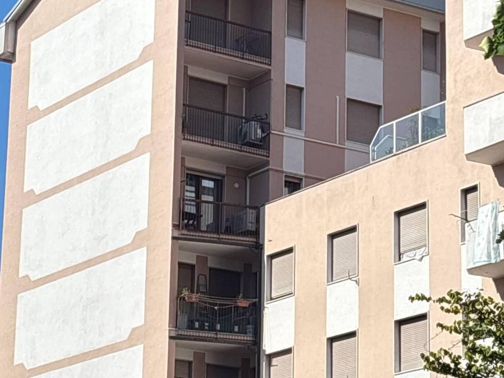 Appartamento a Borgosesia in Piazza Giuseppe Mazzini, 21 - Foto 2