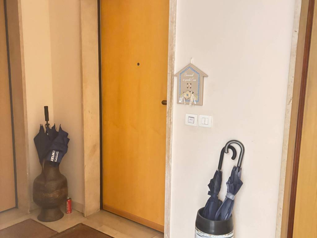 Appartamento a Borgosesia in Piazza Giuseppe Mazzini, 21 - Foto 4